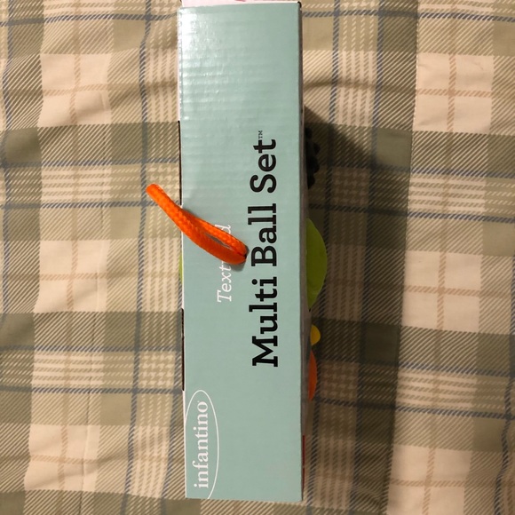 New Infantino 6 Multi Textured & Multi Colored Ball Set For Infants - Picture 2 of 5